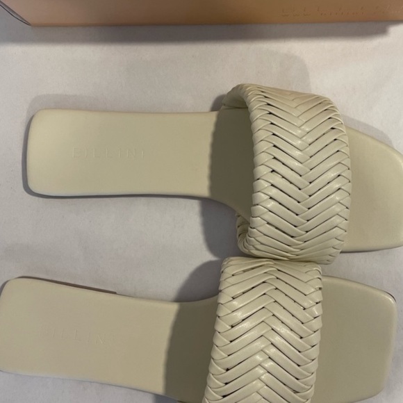 Billini womens 9 slides. NWT. Just too big for me - Picture 2 of 3